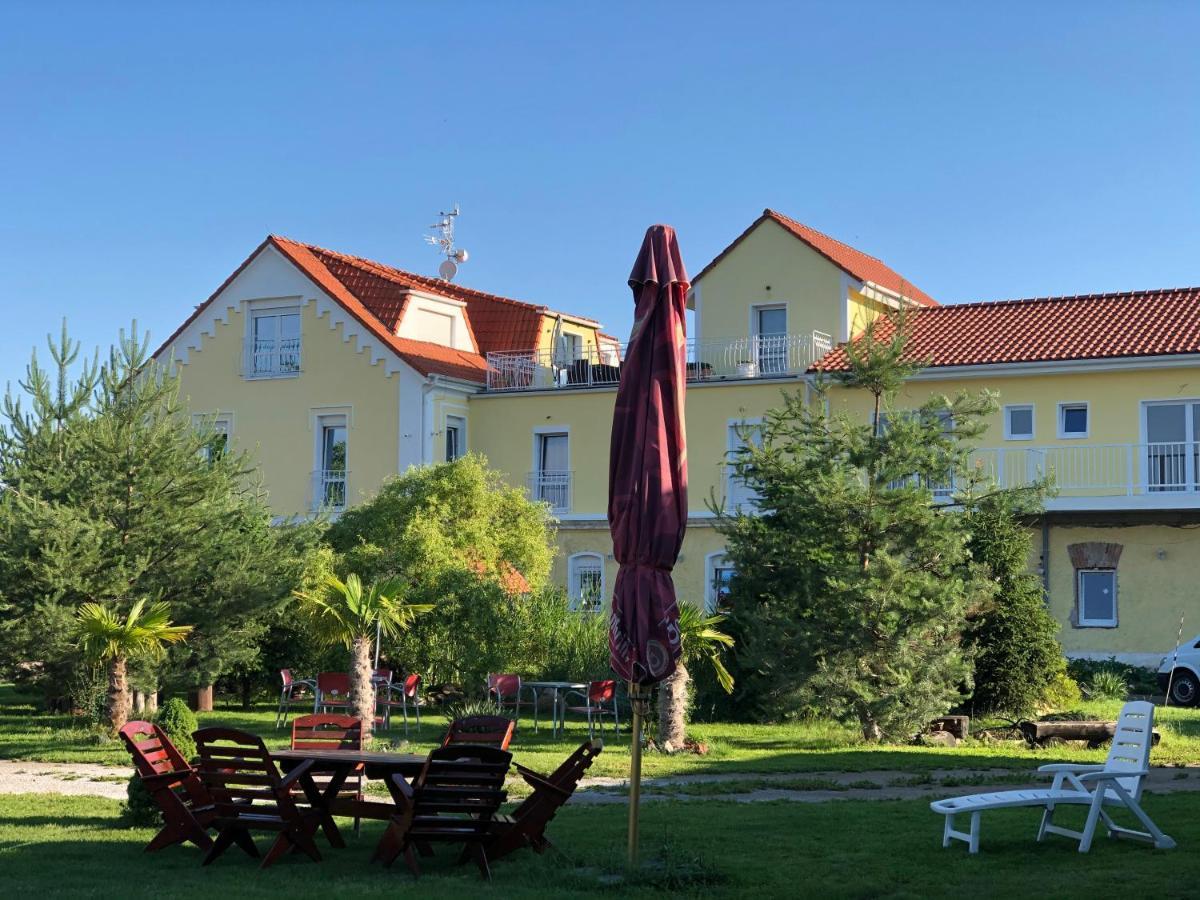 Holiday Centrum Žatec Exteriér fotografie