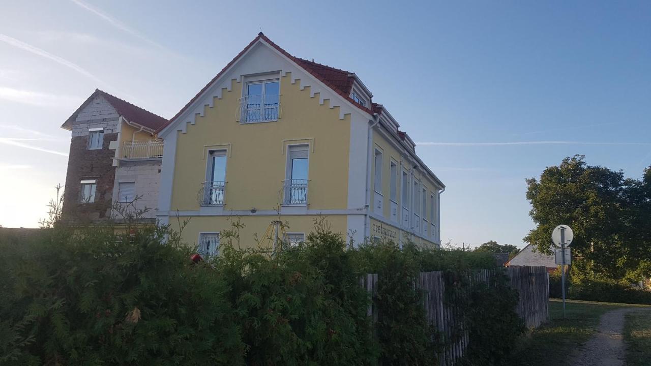 Holiday Centrum Žatec Exteriér fotografie